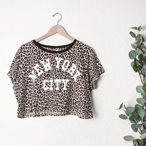 Divided NY Leopard Graphic Oversized Crop Large